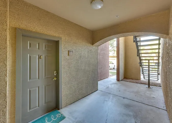 Walk To Papago Park: W/ Perks Holiday home