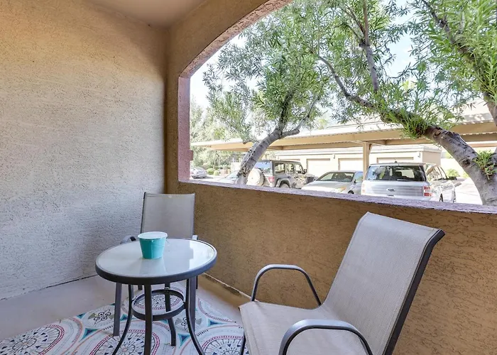 Walk To Papago Park: W/ Perks Holiday home
